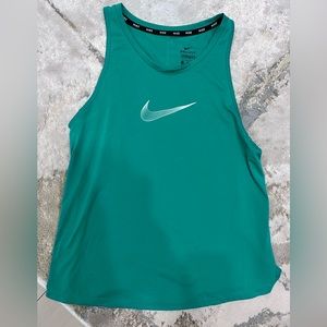 Nike tank